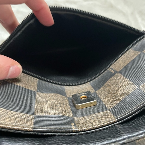Vintage Fendi crossbody bag - Picture 15 of 15